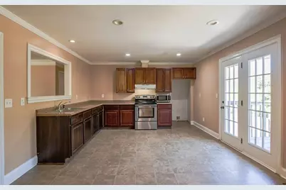 896 King Rd, Jonesboro, GA 30236 - Photo 3