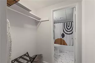 300 W Peachtree Street NE, Atlanta, GA 30308 - Photo 17