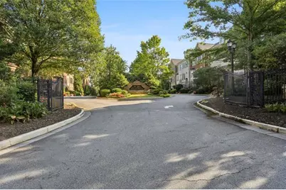 594 Parkside Village Way NW, Marietta, GA 30060 - Photo 5