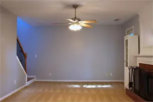 912 Tanners Point Dr, Lawrenceville, GA 30044 - Photo 13