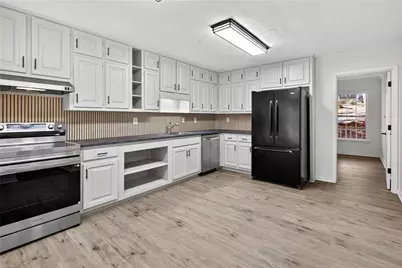 170 Forest Lake Drive, Fayetteville, GA 30215 - Photo 15