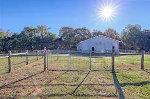 539 B Wilson Rd, Commerce, GA 30529 - Photo 51