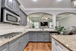 4506 Magnolia Club Cir, Sugar Hill, GA 30518 - Photo 11