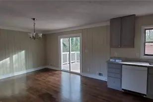 318 Lynnwood Dr, Woodstock, GA 30188 - Photo 3