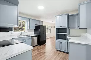 4620 Tim's Pl, Snellville, GA 30039 - Photo 5