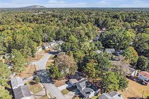 2154 Scarbrough Dr, Stone Mountain, GA 30088 - Photo 23