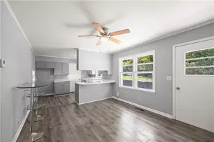 574 S Sage Street S, Toccoa, GA 30577 - Photo 11