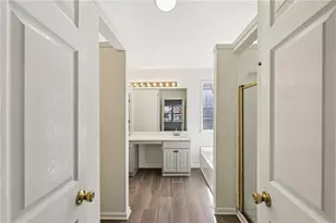 390 Manor Glen Dr, Suwanee, GA 30024 - Photo 15