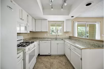 21 Muncy Court SE, Smyrna, GA 30080 - Photo 9