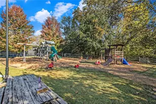 165 Spring Field Ln, Marietta, GA 30068 - Photo 37