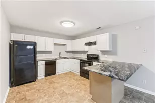 3918 Valley Brook Rd, Snellville, GA 30039 - Photo 13