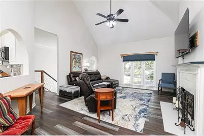 163 Clubhouse Drive NW, Kennesaw, GA 30144 - Photo 7