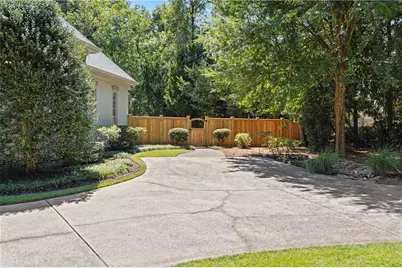 5027 Green Pine Drive, Atlanta, GA 30342 - Photo 73