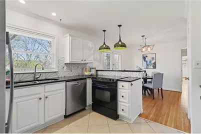 490 E Pharr Road E, Decatur, GA 30030 - Photo 11