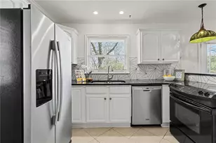 490 E Pharr Road E, Decatur, GA 30030 - Photo 9