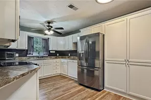 202 Montclair Dr, Calhoun, GA 30701 - Photo 7