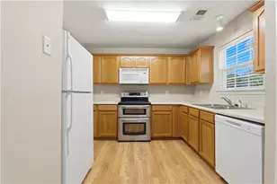 531 Fox Creek Crossing, Woodstock, GA 30188 - Photo 3