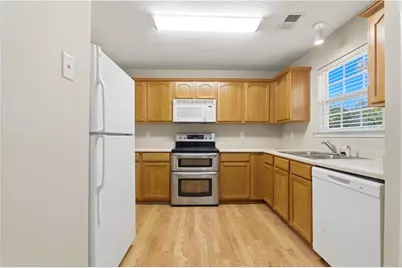 531 Fox Creek Crossing, Woodstock, GA 30188 - Photo 3