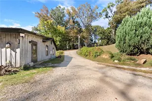 221 Shallowford Dr, Gainesville, GA 30504 - Photo 55