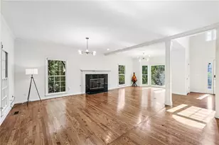 5055 Mallory Ct, Suwanee, GA 30024 - Photo 7