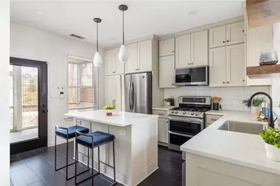 881 Oakhill Avenue SW, Atlanta, GA 30310 - Photo 11