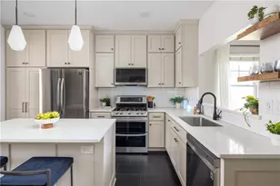 881 Oakhill Ave SW, Atlanta, GA 30310 - Photo 9