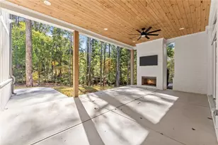 1646 Thomas Dr, Hoschton, GA 30548 - Photo 5