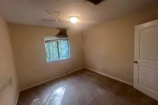 1027 Mainstreet Lake Dr, Stone Mountain, GA 30088 - Photo 7