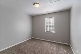 2030 Hilda Burns Pl, Lithonia, GA 30058 - Photo 11