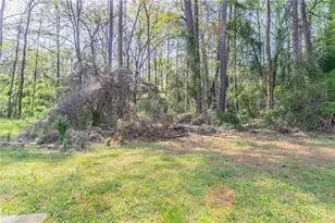 2030 Hilda Burns Pl, Lithonia, GA 30058 - Photo 23