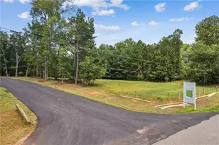 8455 Forsyth Commons Ct, Cumming, GA 30041 - Photo 9