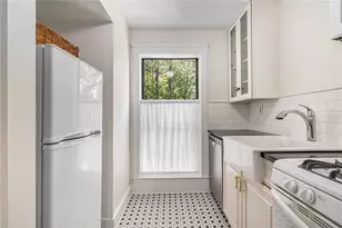 708 Woodcliff Dr, Atlanta, GA 30350 - Photo 9