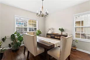 2462 Suwanee Pointe Dr, Lawrenceville, GA 30043 - Photo 7