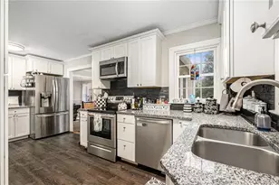 139 Myrtle St, Toccoa, GA 30577 - Photo 3