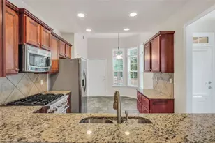 6420 Rockpoint Ln, Hoschton, GA 30548 - Photo 11