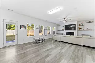 1742 Weatherbrook Cir, Lawrenceville, GA 30043 - Photo 5