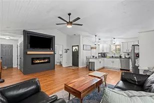 3675 Rosedale Cir, Gainesville, GA 30506 - Photo 9