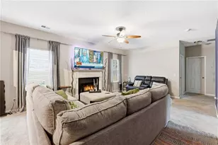 6380 Polar Fox Ct, Riverdale, GA 30296 - Photo 9