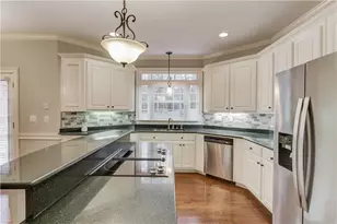 1355 Woodland Lake Dr, Snellville, GA 30078 - Photo 17