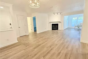 3001 Canyon Point Cir, Roswell, GA 30076 - Photo 3