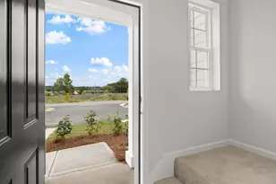 5979 Skylar Dr, Atlanta, GA 30336 - Photo 3