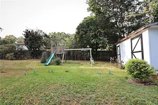 1033 Sandalwood Dr, Lawrenceville, GA 30043 - Photo 3