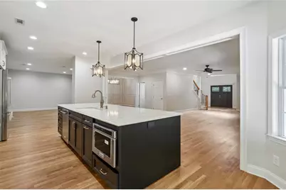 210 Aerie Court, Sandy Springs, GA 30350 - Photo 9