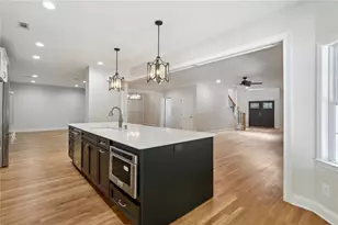 210 Aerie Ct, Sandy Springs, GA 30350 - Photo 9