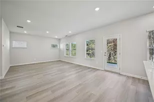 6917 Winchester Pl, Fairburn, GA 30213 - Photo 9