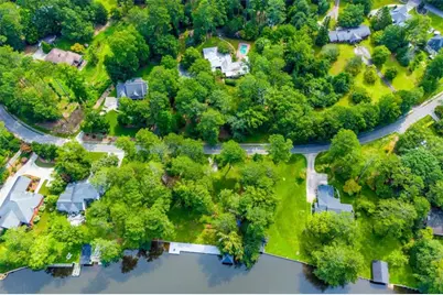 223 N Lakeshore Drive N, Carrollton, GA 30117 - Photo 3