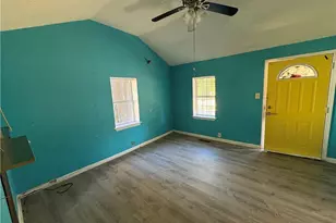 267 E Broad St, Newnan, GA 30263 - Photo 3