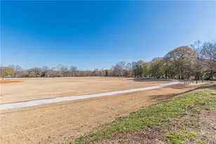 547 Elmwood Dr NE, Atlanta, GA 30306 - Photo 121