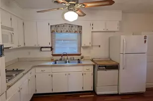 109 7th St, Carrollton, GA 30117 - Photo 5