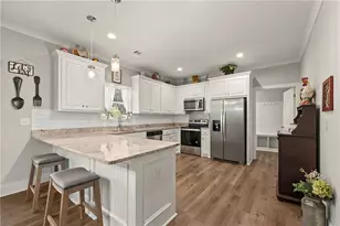 6253 Main St, Lula, GA 30554 - Photo 13